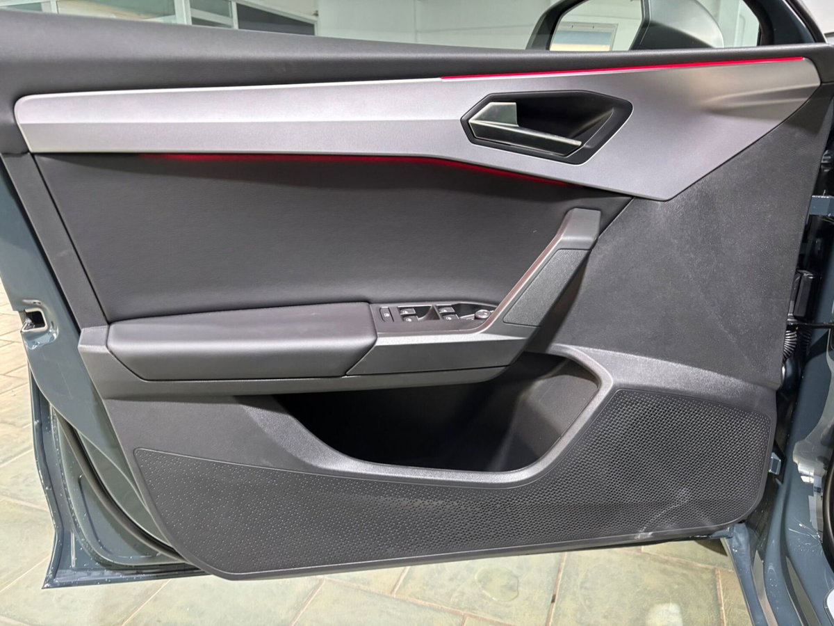 SEAT Leon 1.5 hybrid FR 116cv dsg (9)