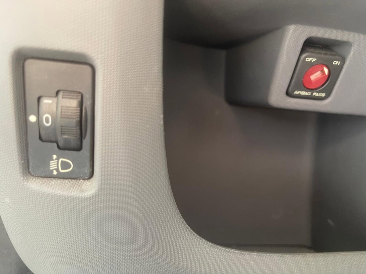 Citroen C1 1.0 5 porte DeeJay (16)
