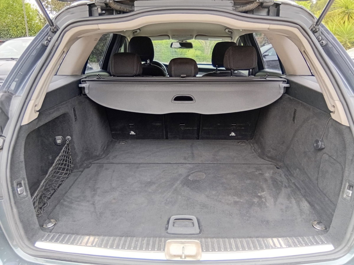 Mercedes-Benz Classe C Station Wagon 180 d Auto Exclusive (11)