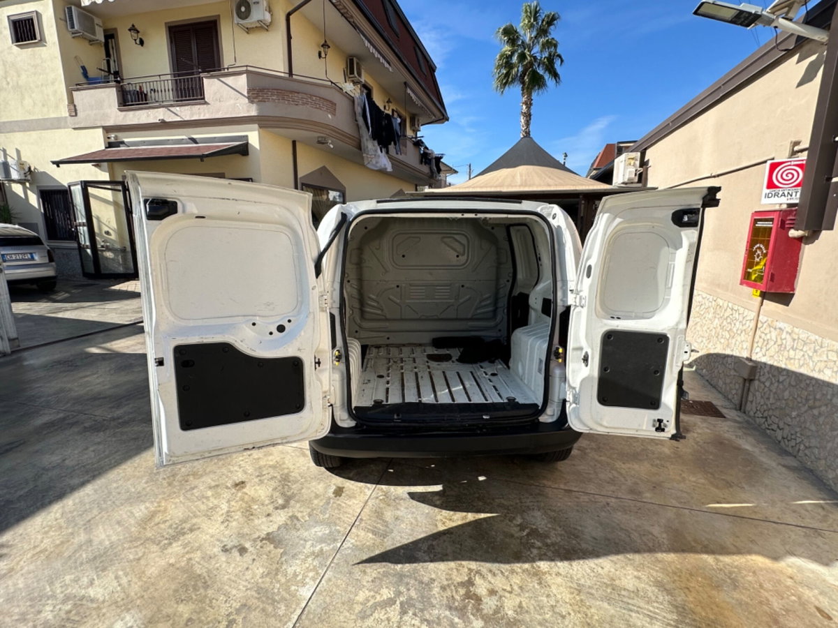Fiat Fiorino 1.4 8V 77CV Cargo (7)
