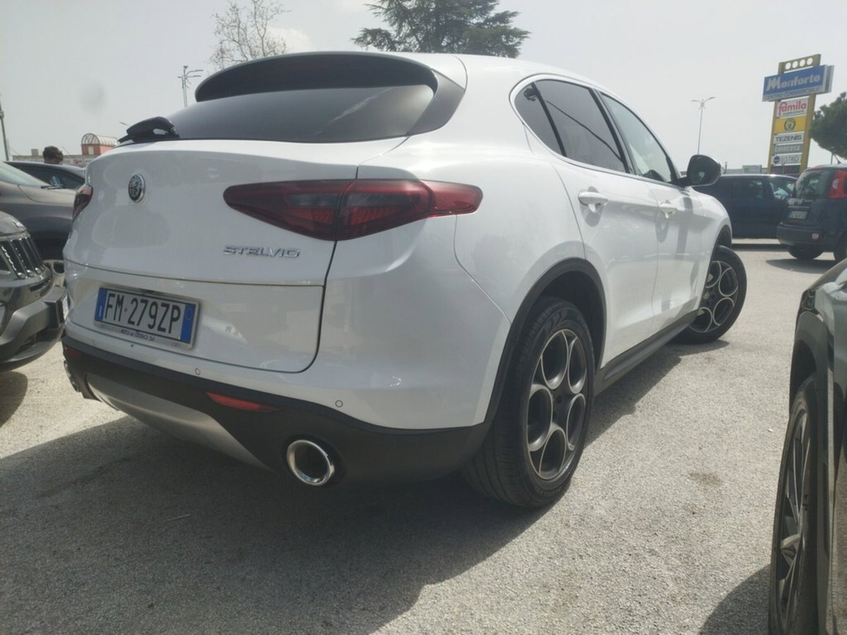 Alfa Romeo Stelvio Stelvio 2.2 Turbodiesel 210 CV AT8 Q4 Super (3)