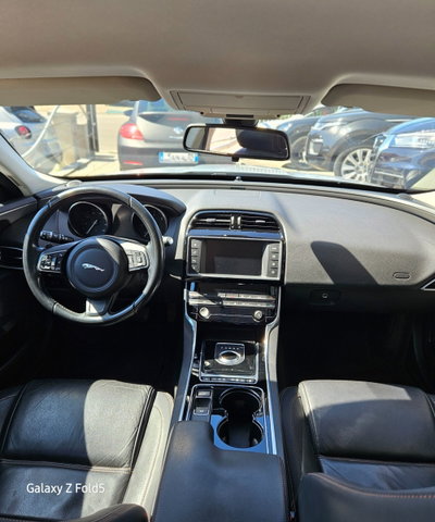 Jaguar XE 2.0 D 180 CV aut. Portfolio (11)