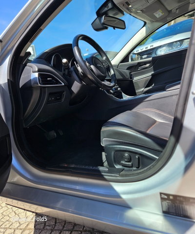 Jaguar XE 2.0 D 180 CV aut. Portfolio (13)