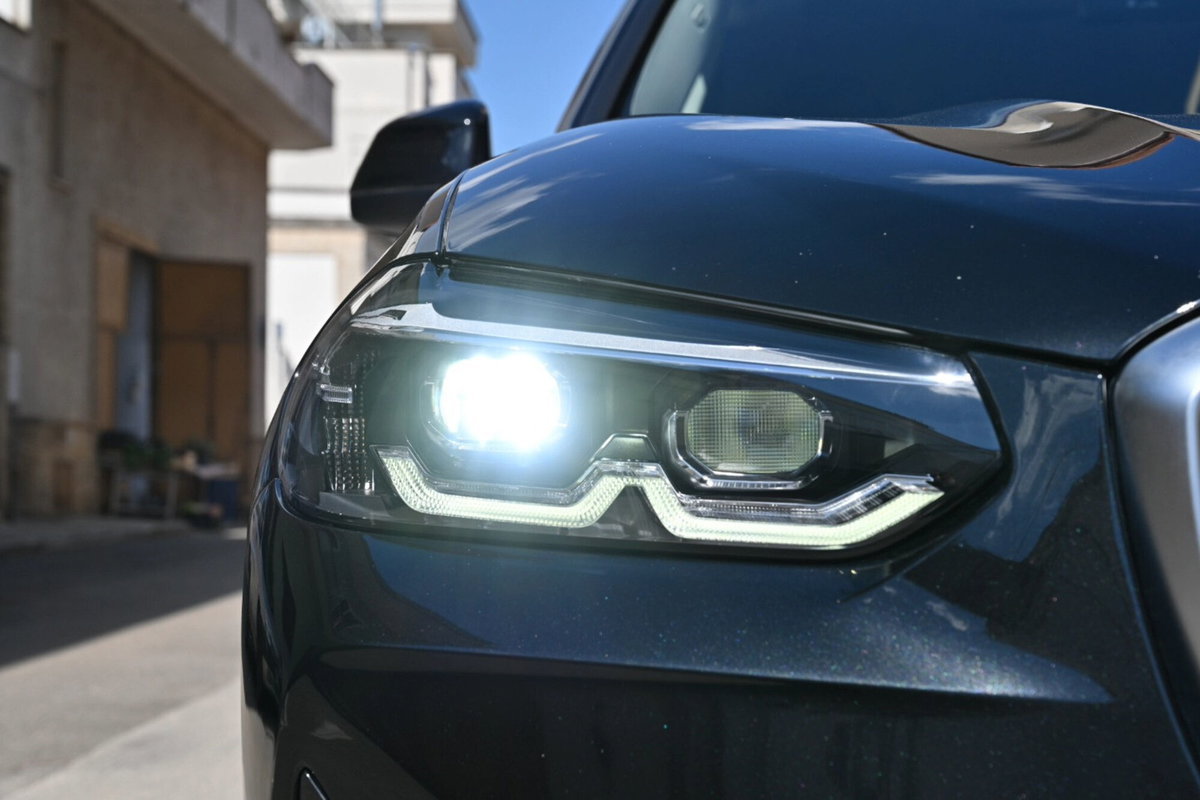 BMW X3 sDrive18d 48V Msport (10)