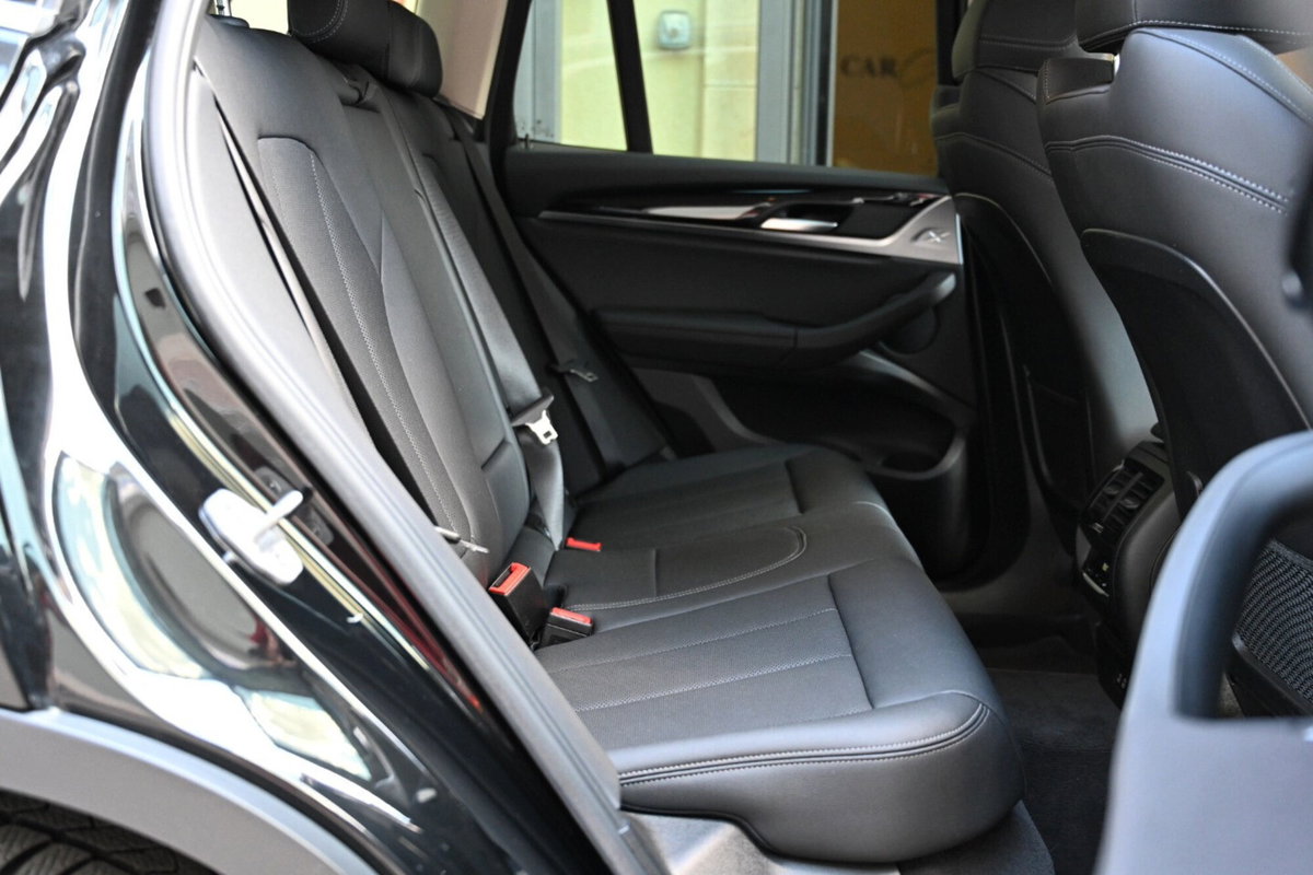 BMW X3 sDrive18d 48V Msport (12)