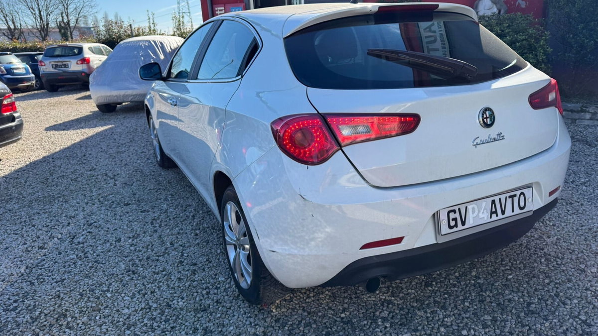 Alfa Romeo Giulietta 1.6 JTDm-2 Distinctive (5)