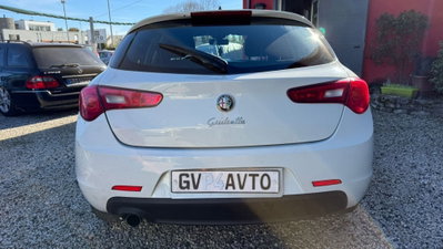 Alfa Romeo Giulietta 1.6 JTDm-2 Distinctive (6)