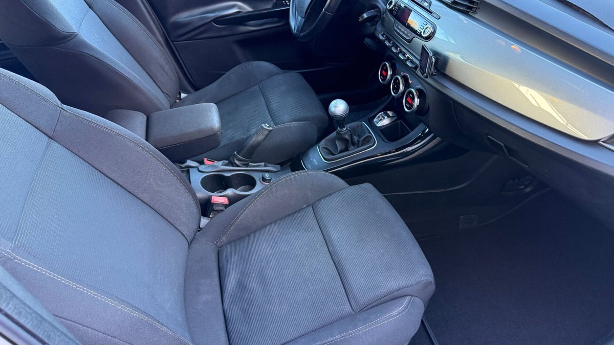 Alfa Romeo Giulietta 1.6 JTDm-2 Distinctive (8)