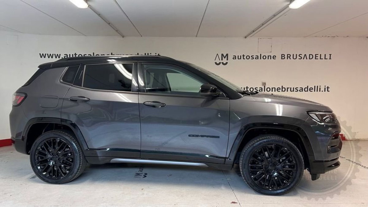 Jeep Compass 1.3 turbo t4 phev Trailhawk 4xe auto (3)