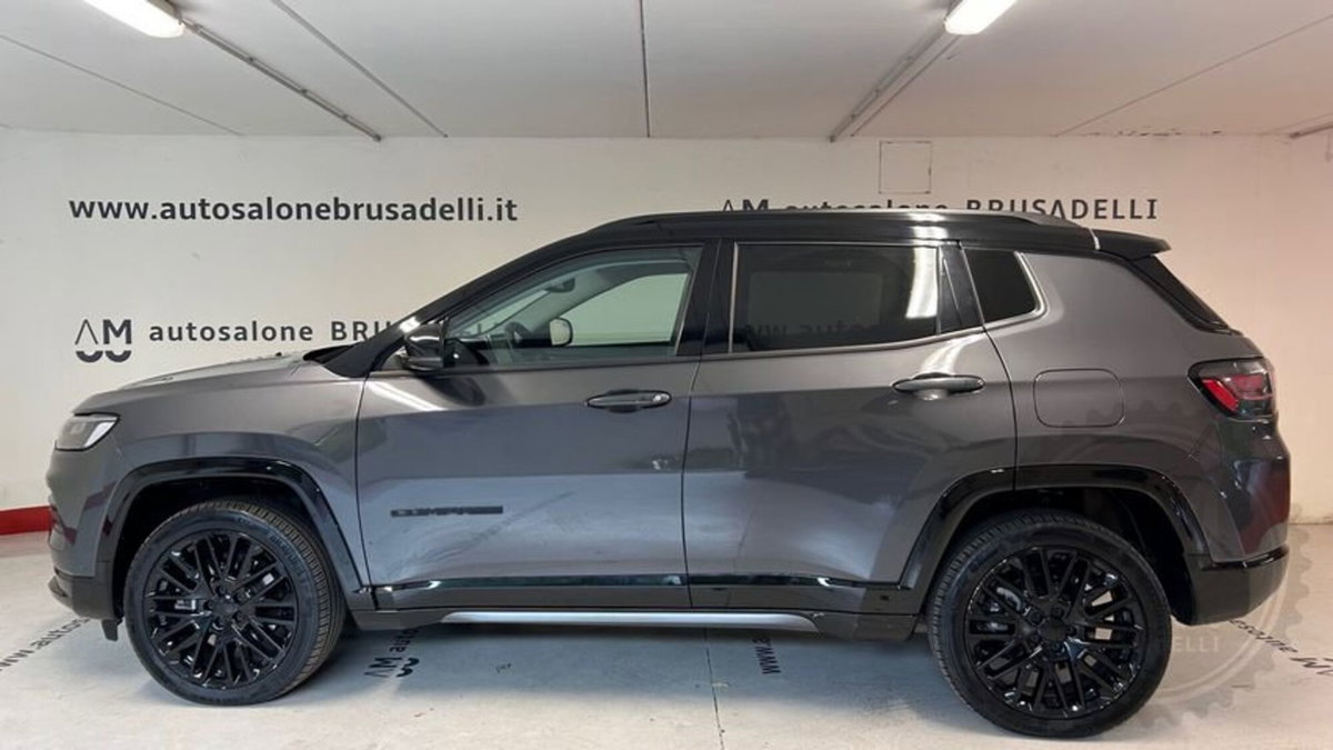 Jeep Compass 1.3 turbo t4 phev Trailhawk 4xe auto (4)