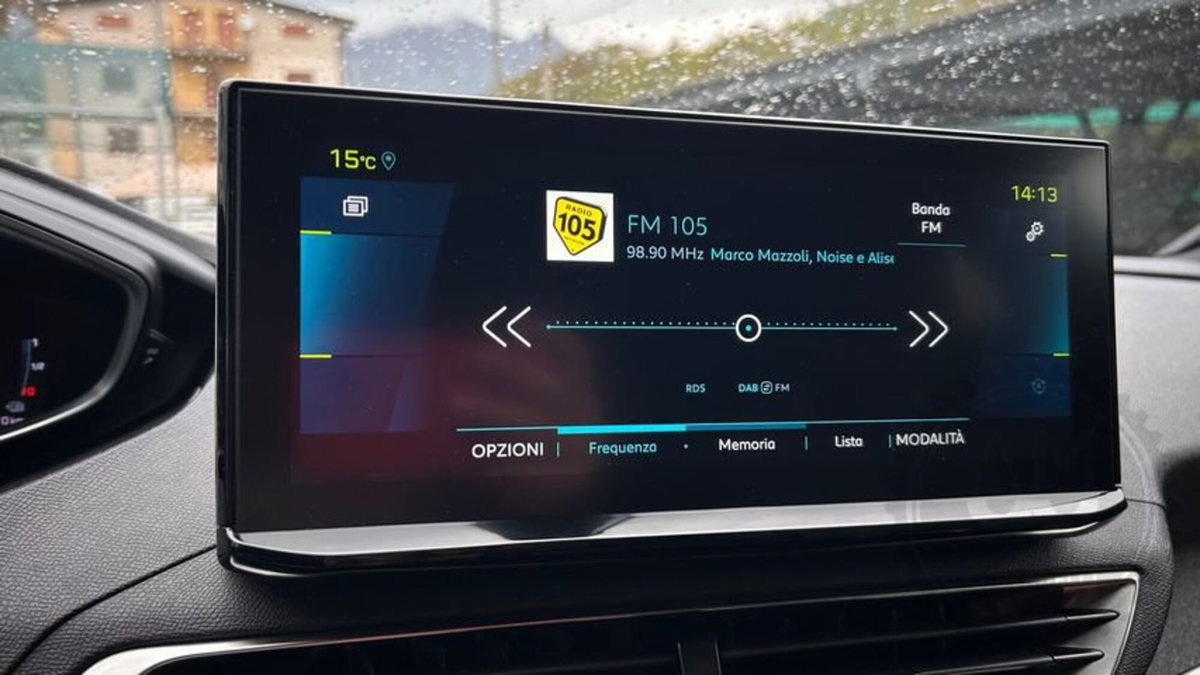 Peugeot 3008 Hybrid4 300 e-EAT8 Allure Pack (16)