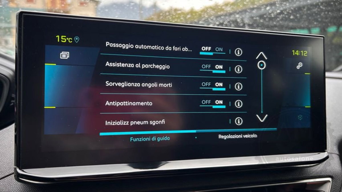 Peugeot 3008 Hybrid4 300 e-EAT8 Allure Pack (18)