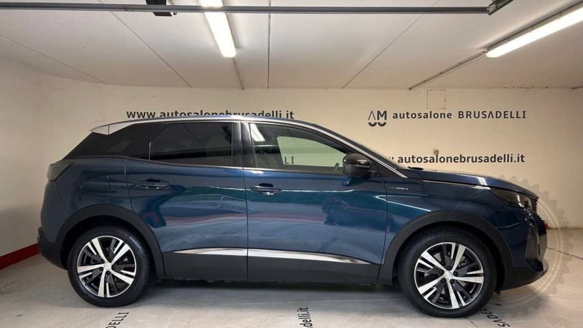 Peugeot 3008 Hybrid4 300 e-EAT8 Allure Pack (3)