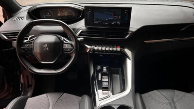 Peugeot 3008 Hybrid4 300 e-EAT8 Allure Pack (7)