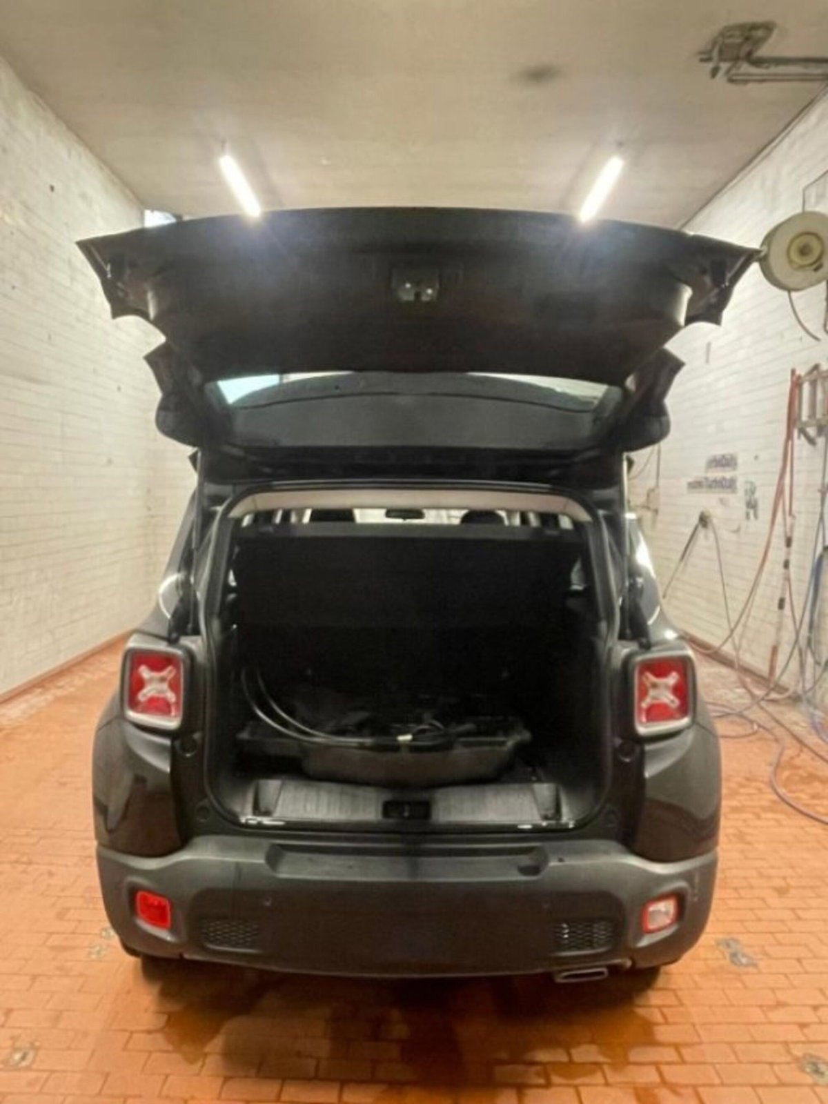 Jeep Renegade 1.3 T4 190CV PHEV 4xe AT6 Limited (17)