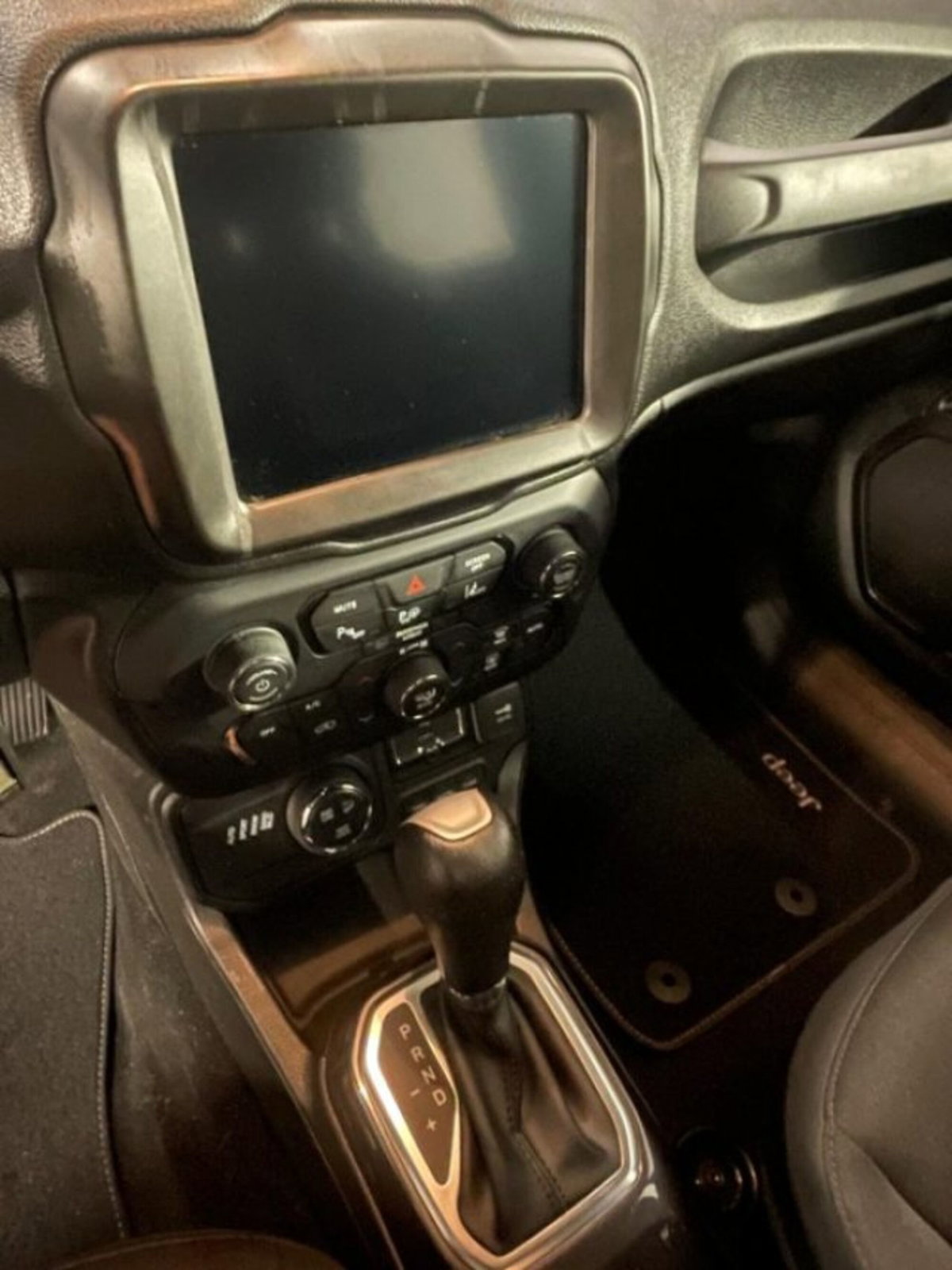 Jeep Renegade 1.3 T4 190CV PHEV 4xe AT6 Limited (6)
