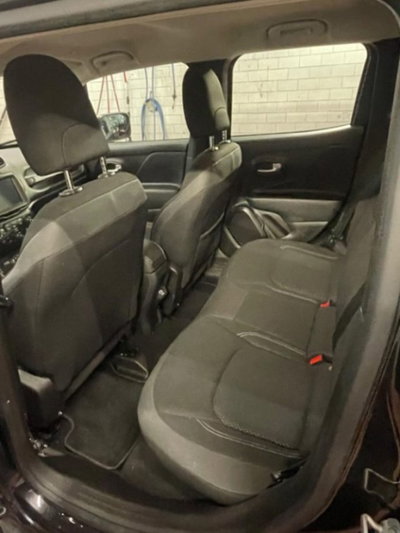 Jeep Renegade 1.3 T4 190CV PHEV 4xe AT6 Limited (7)