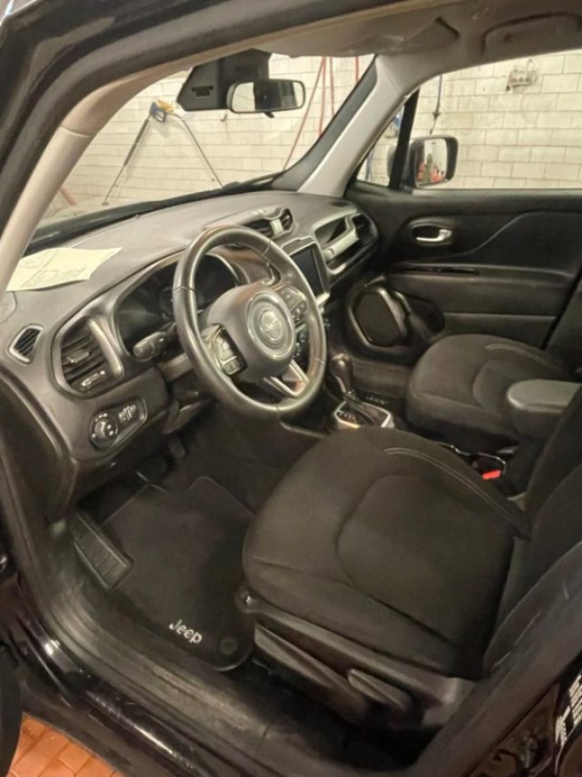 Jeep Renegade 1.3 T4 190CV PHEV 4xe AT6 Limited (9)