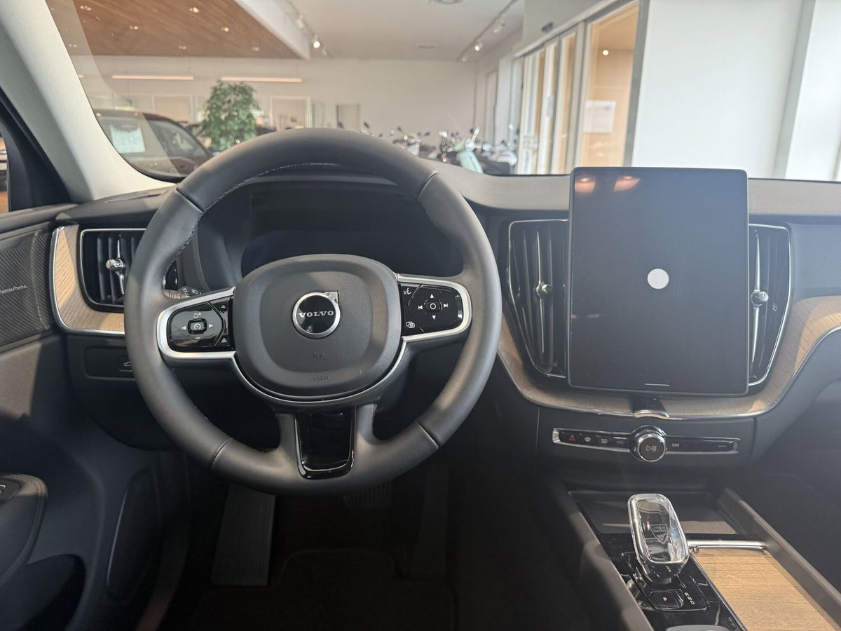Volvo XC60 T6 Recharge AWD Plug-in Hybrid automatico Plus Bright (11)