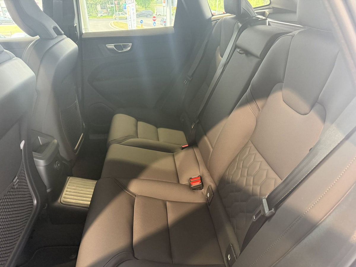 Volvo XC60 T6 Recharge AWD Plug-in Hybrid automatico Plus Bright (12)