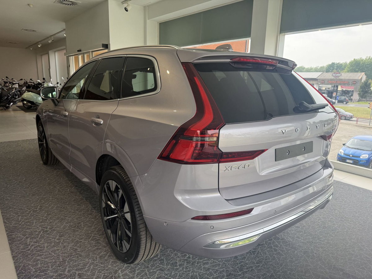 Volvo XC60 T6 Recharge AWD Plug-in Hybrid automatico Plus Bright (8)
