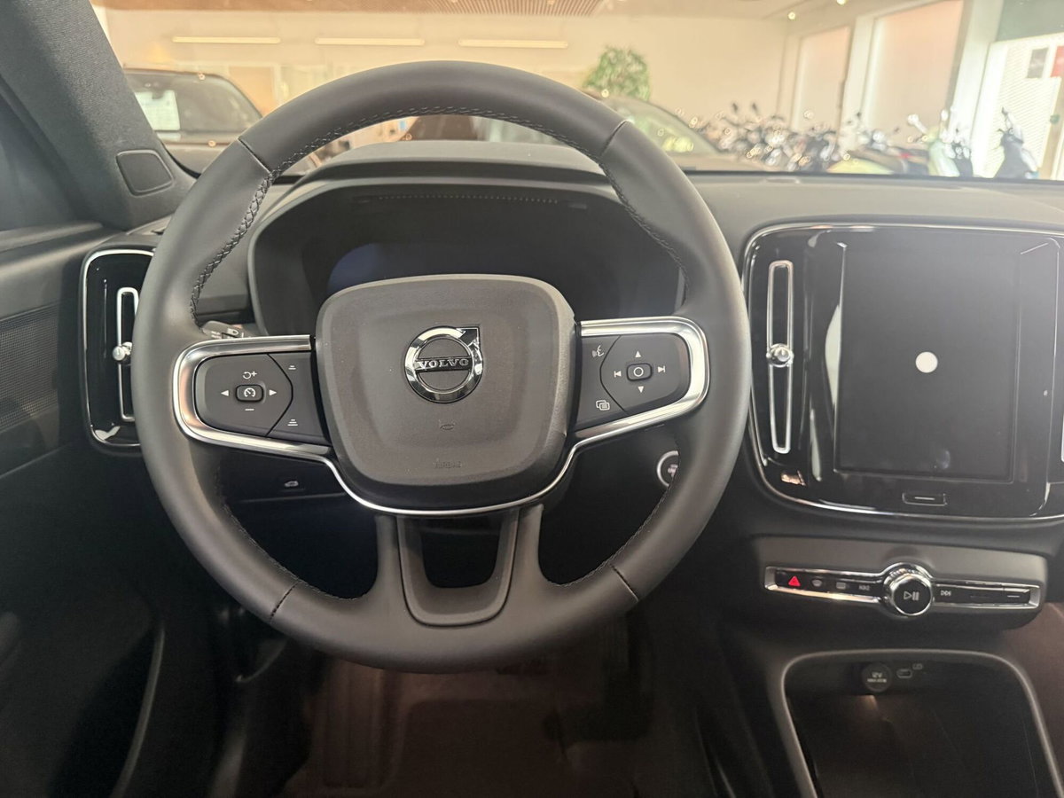 Volvo XC40 B3 automatico Essential (10)