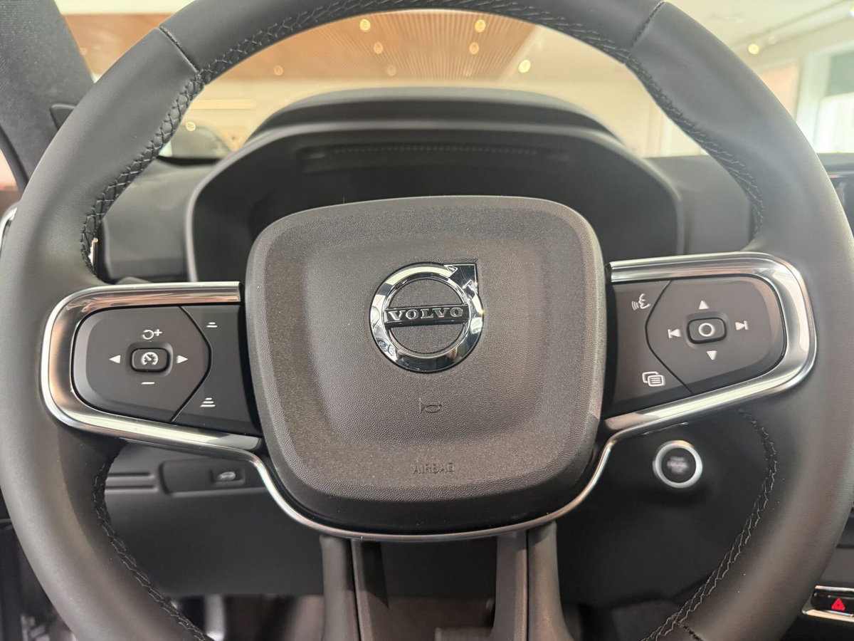 Volvo XC40 B3 automatico Essential (11)