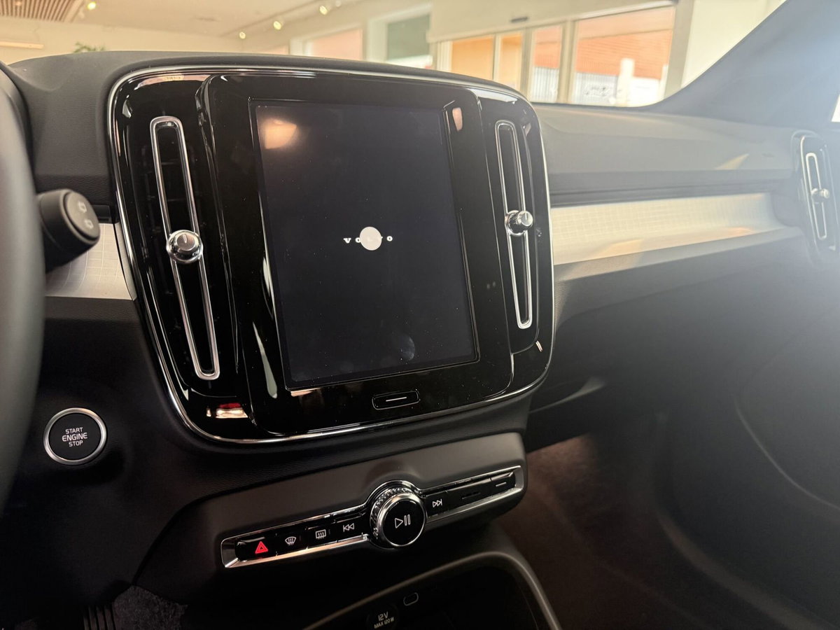 Volvo XC40 B3 automatico Essential (12)