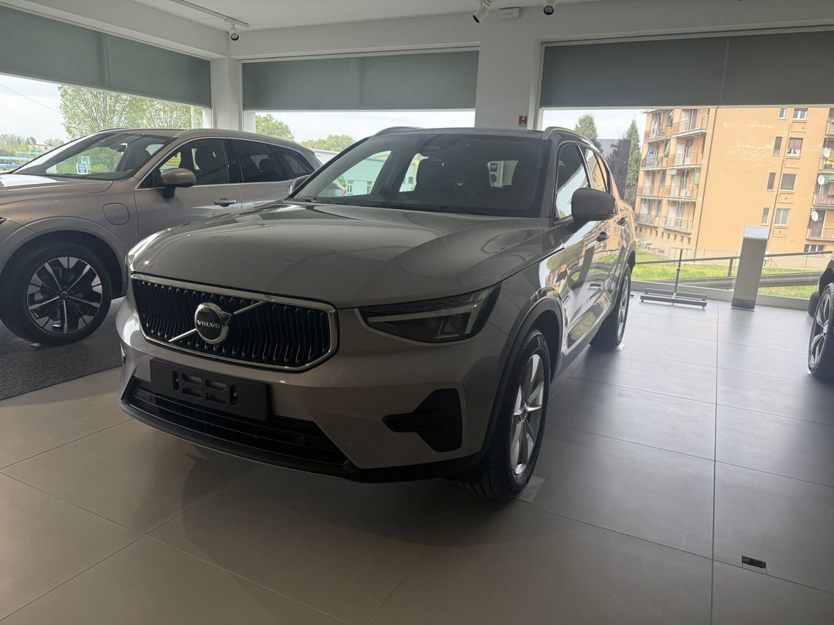 Volvo XC40 B3 automatico Essential (2)