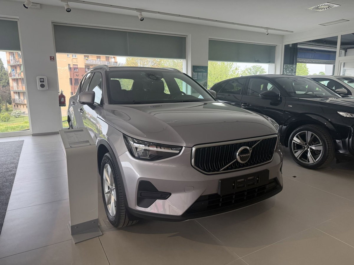 Volvo XC40 B3 automatico Essential (3)