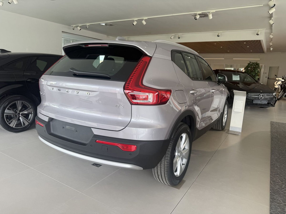 Volvo XC40 B3 automatico Essential (4)