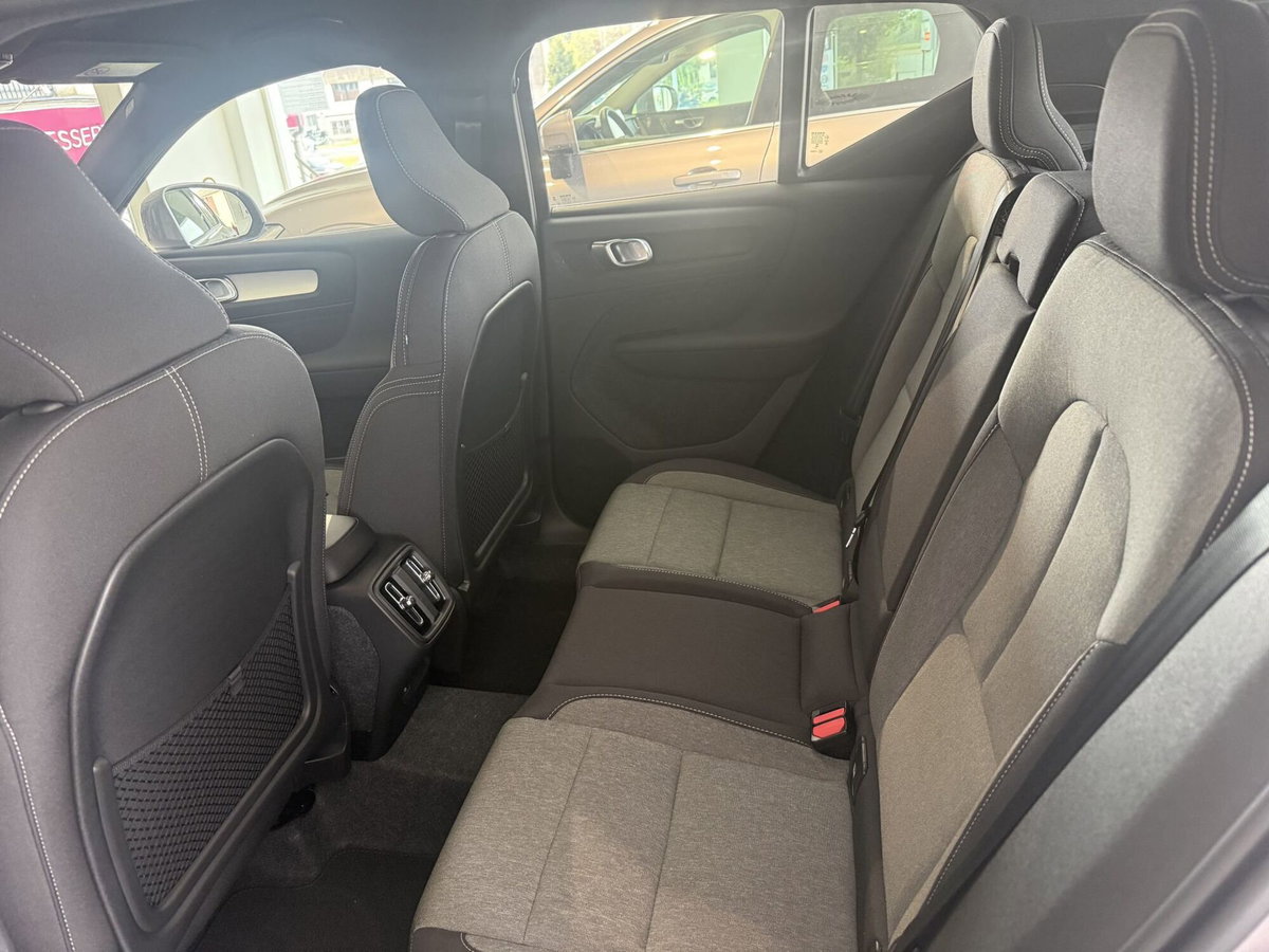 Volvo XC40 B3 automatico Essential (9)
