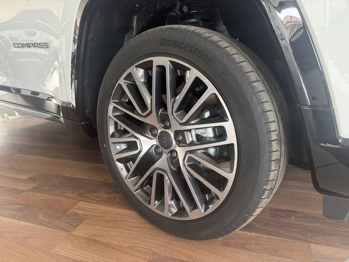 Jeep Compass 1.5 turbo t4 mhev Summit 2wd 130cv dct (4)