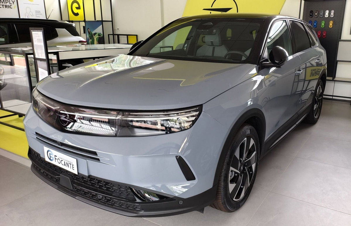 Opel Grandland 1.2 hybrid GS 145cv e-dcs6