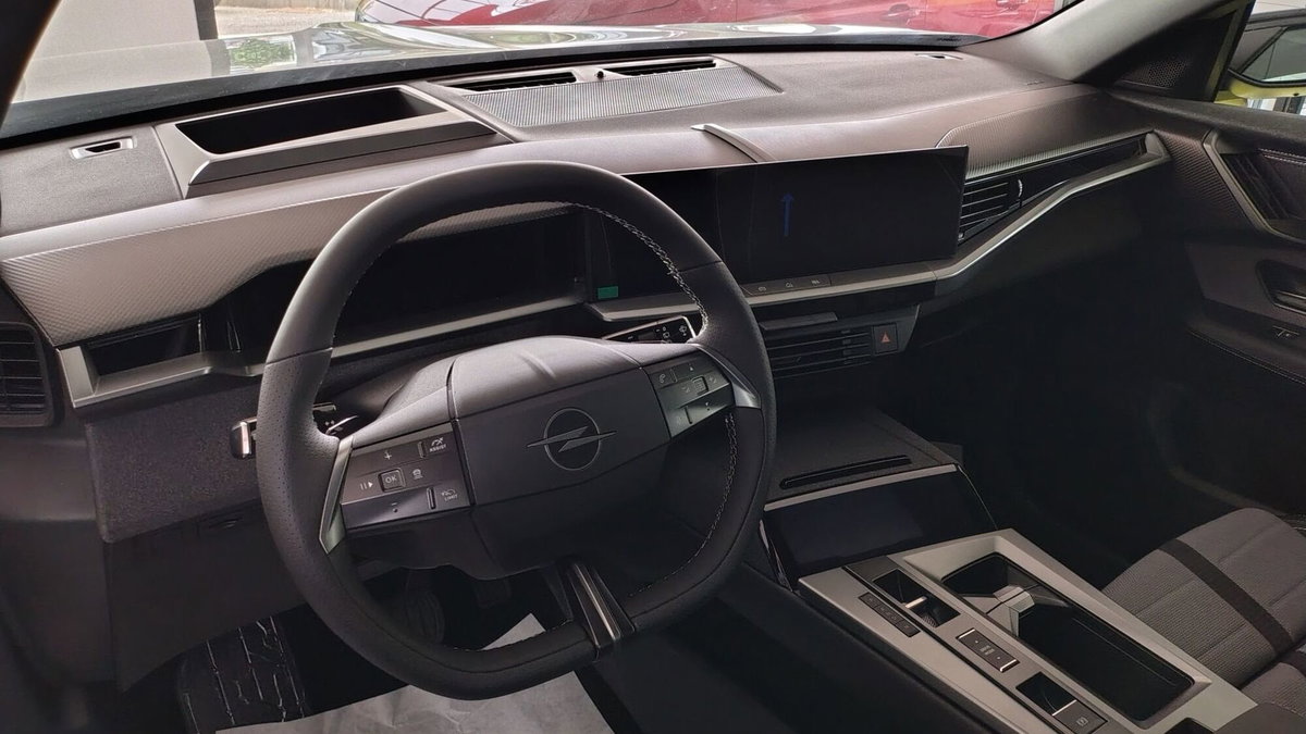 Opel Grandland 1.2 hybrid GS 145cv e-dcs6 (6)