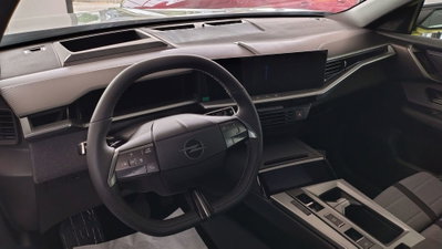 Opel Grandland 1.2 hybrid GS 145cv e-dcs6 (6)