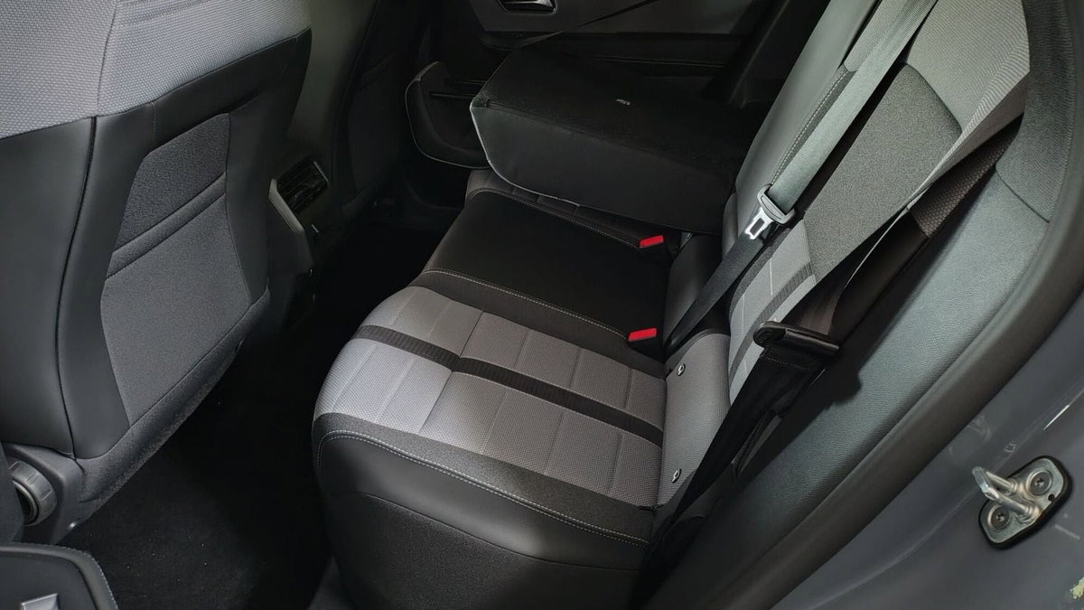 Opel Grandland 1.2 hybrid GS 145cv e-dcs6 (9)