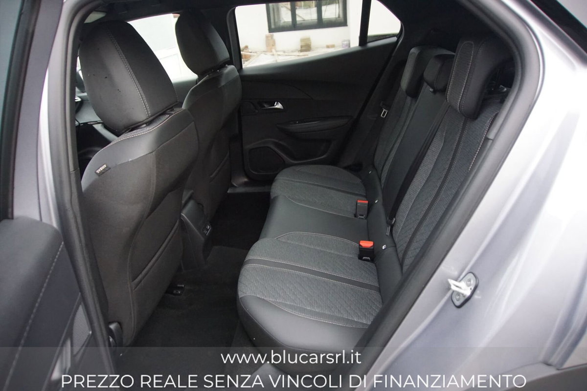 Peugeot 2008 1.2 puretech Active s&s 100cv (13)