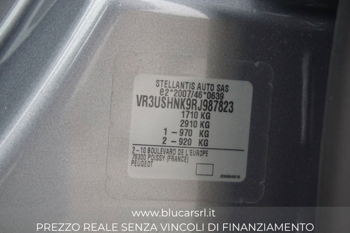Peugeot 2008 1.2 puretech Active s&s 100cv (15)