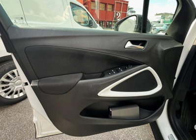 Opel Crossland 1.5 ECOTEC D 110 CV Start&Stop Design & Tech (6)
