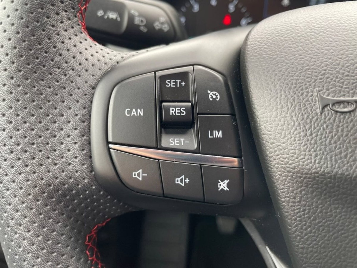 Ford Focus 1.0 EcoBoost Hybrid 125 CV Power. 5p. ST-Line Design (11)
