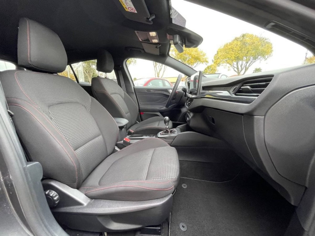 Ford Focus 1.0 EcoBoost Hybrid 125 CV Power. 5p. ST-Line Design (14)