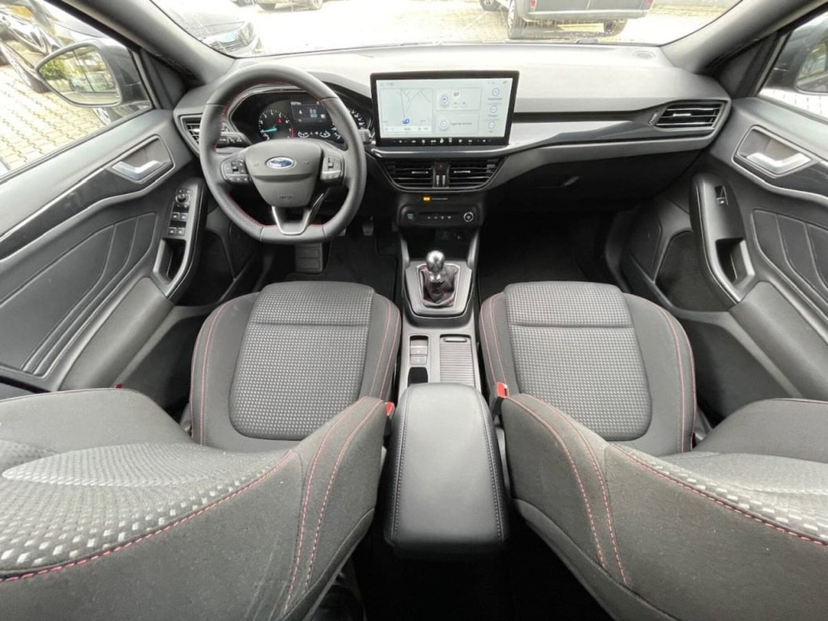 Ford Focus 1.0 EcoBoost Hybrid 125 CV Power. 5p. ST-Line Design (8)