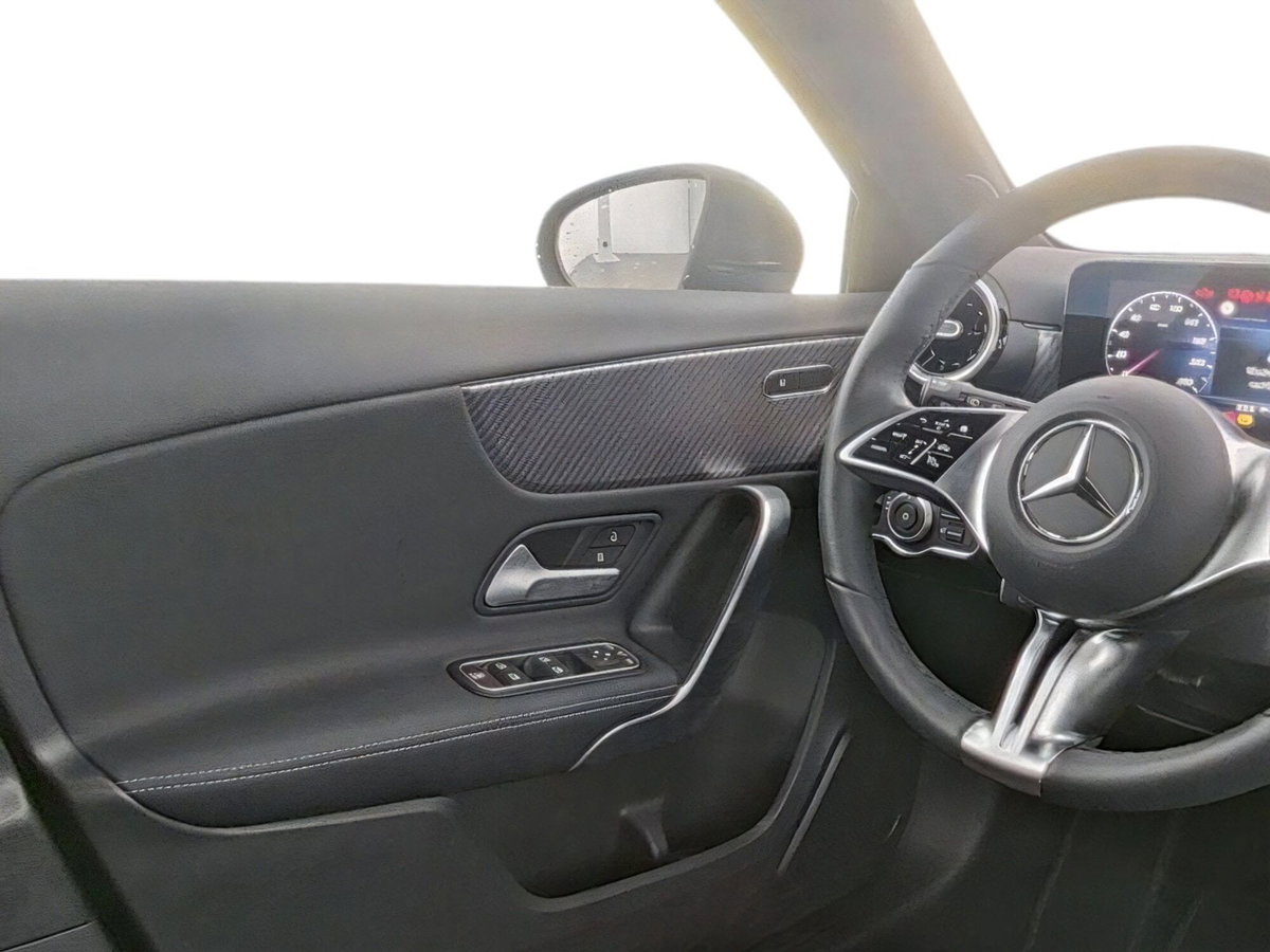 Mercedes-Benz Classe A 180 Sport (5)