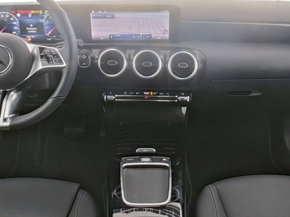 Mercedes-Benz Classe A 180 Sport (6)