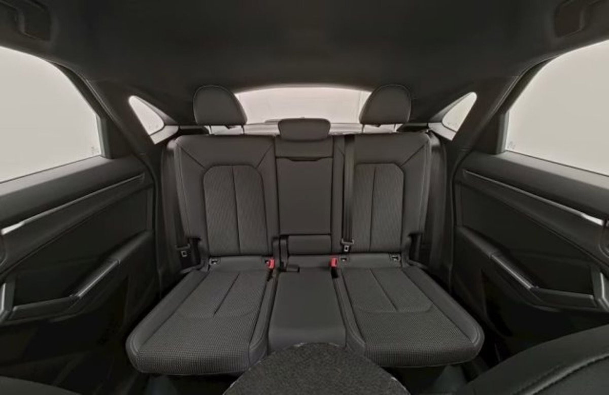Audi Q3 Sportback 35 TDI quattro S tronic S line edition (7)