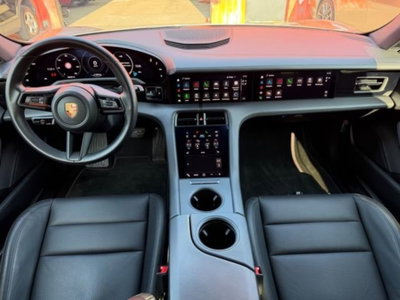 Porsche Taycan 4S (16)