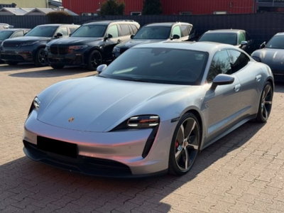 Porsche Taycan 4S (2)