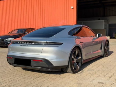Porsche Taycan 4S (6)