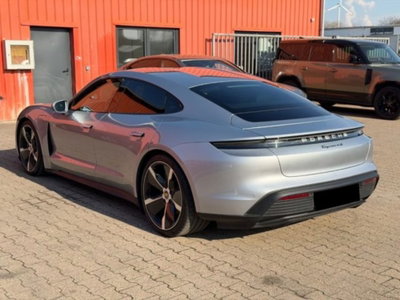 Porsche Taycan 4S (8)